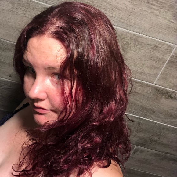 Meet your Posher, Danielle - Picture 1 of 1